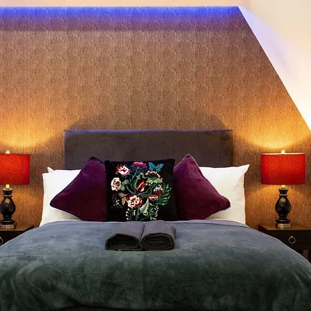 Ellerby Apartment *