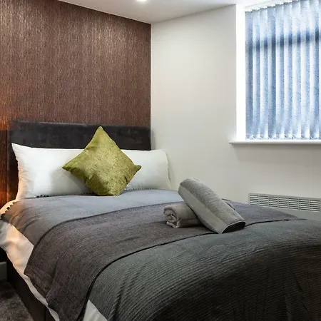 Super Luxurious Leeds (West Yorkshire)